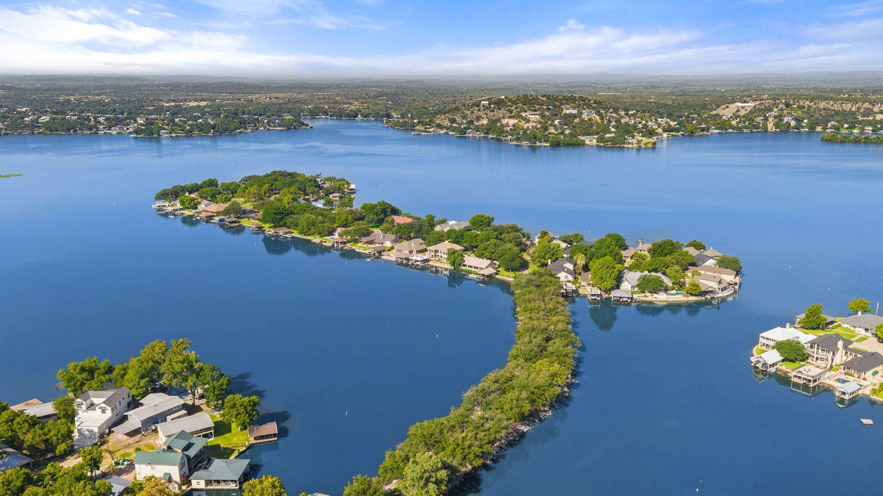 36 Beaver IS, Granite Shoals, TX 78654