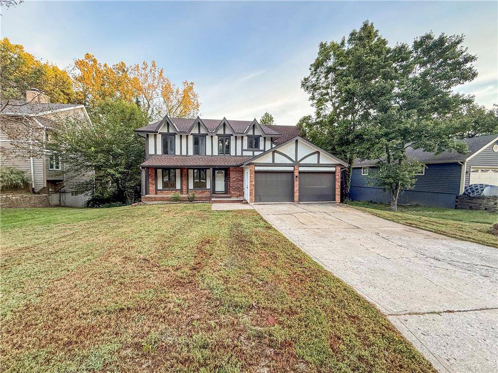 5510 NW Verlin DR, Parkville, MO 64152