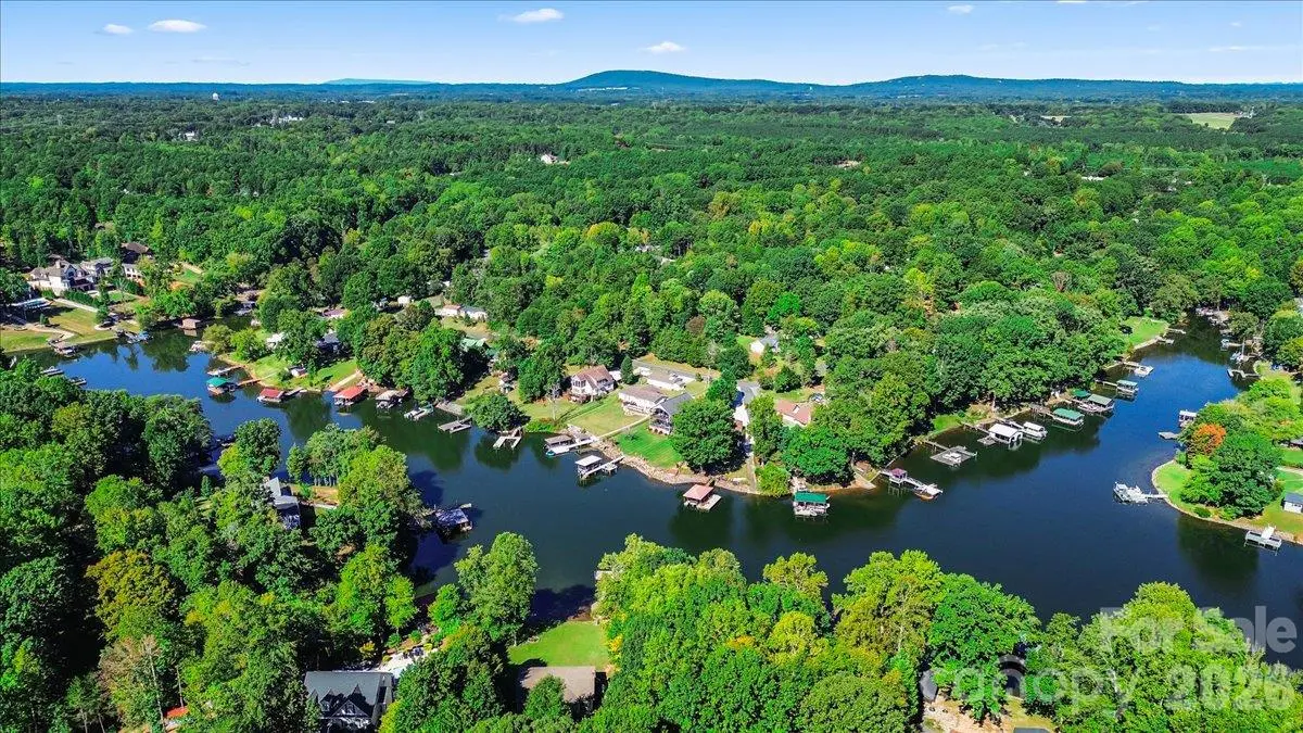 7177 Executive CIR, Denver, NC 28037