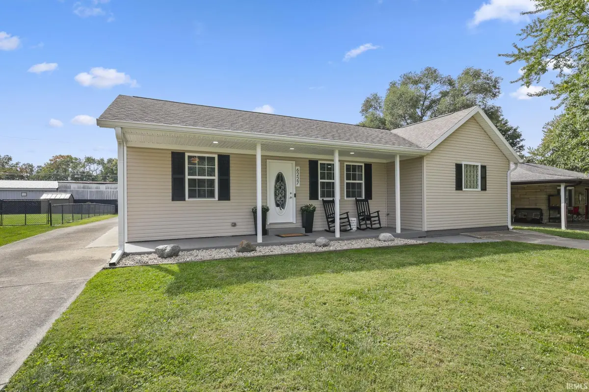 6227 W Taylor RD, Muncie, IN 47304