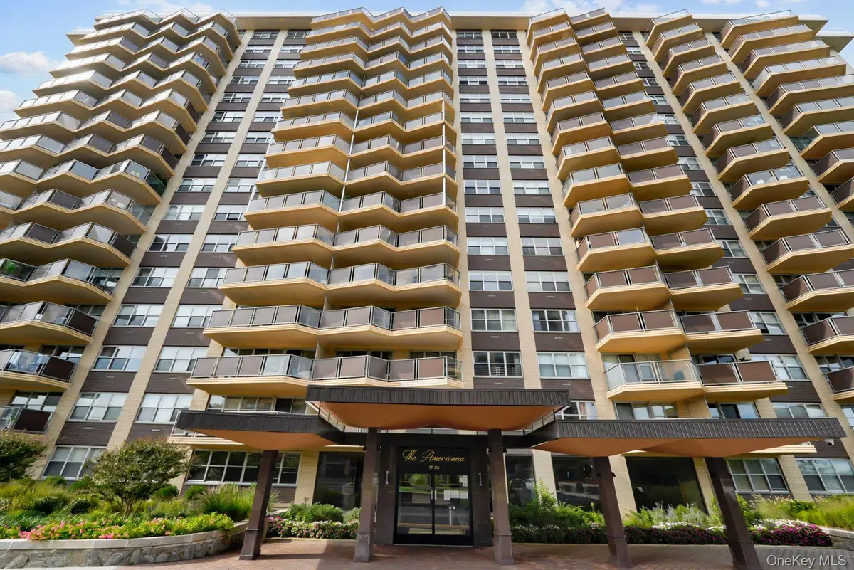 17-85 215th ST #2H, Bayside, NY 11360