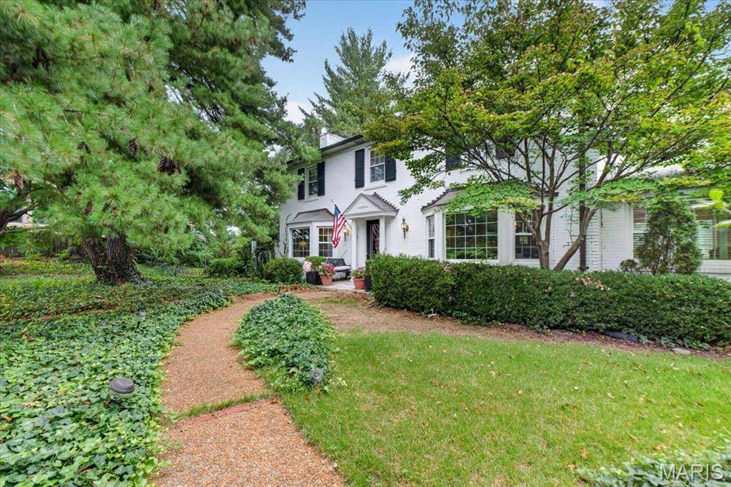 10099 Litzsinger RD, Ladue, MO 63124