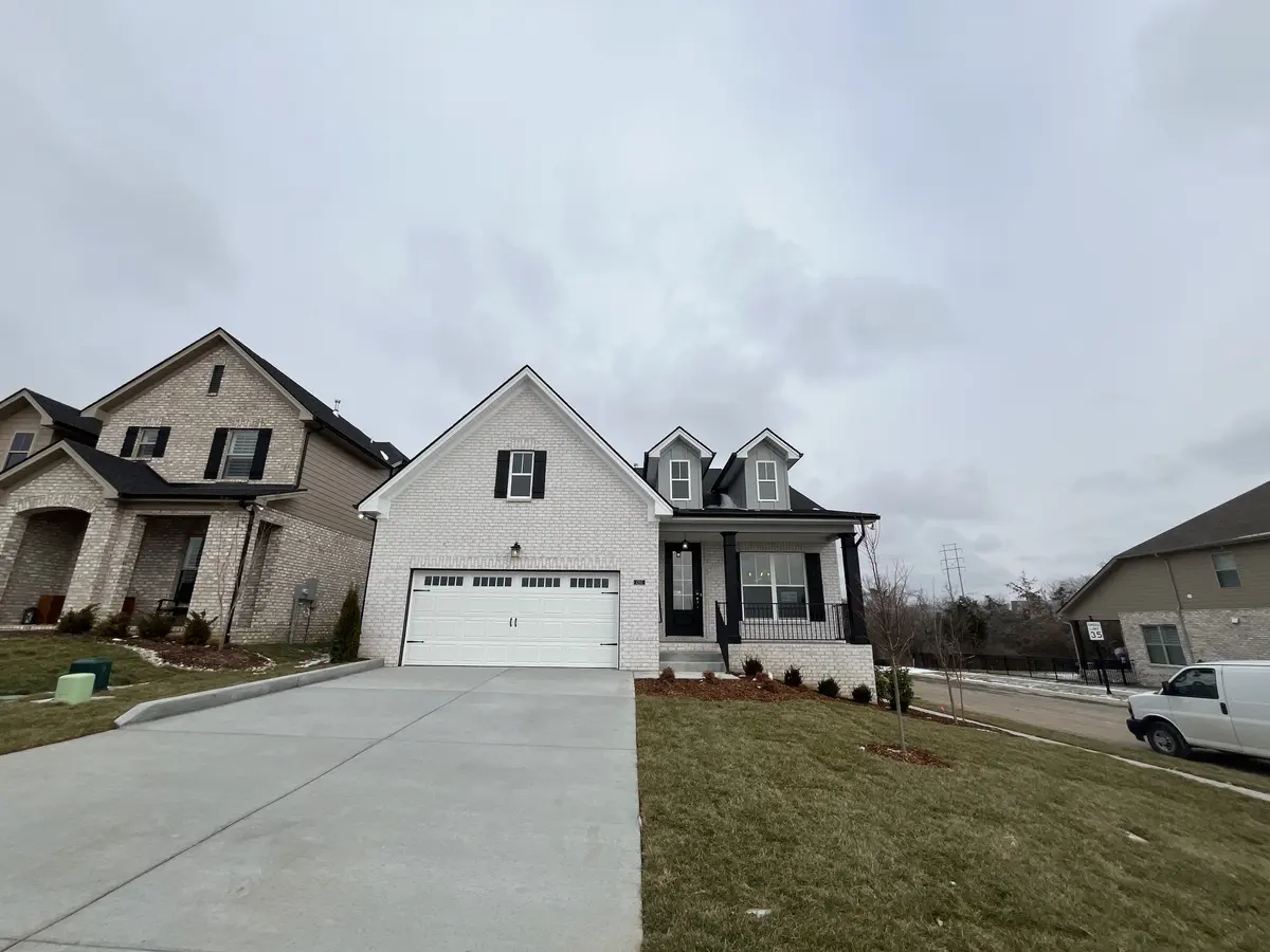 1208 Anson St, Gallatin, TN 37066