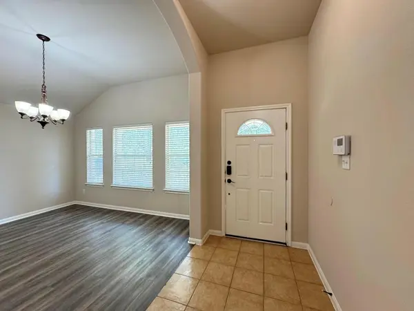 285 Amber Ash DR, Kyle, TX 78640