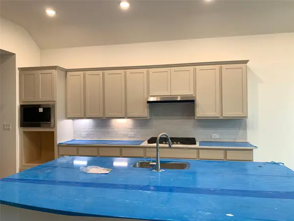 125 Medway Point DR, Hutto, TX 78634