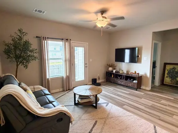 1850 Settlers Glen DR #1105, Round Rock, TX 78665