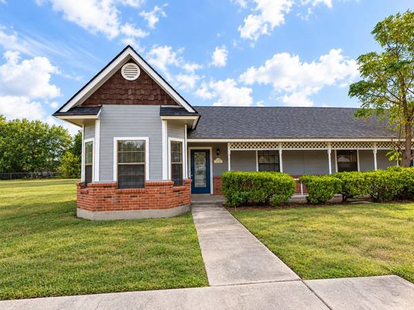 117 Quail CV #A, Lockhart, TX 78644