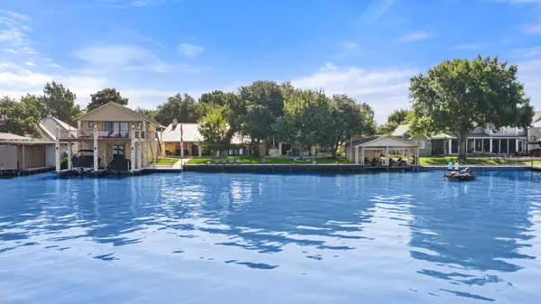 36 Beaver IS, Granite Shoals, TX 78654