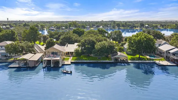 36 Beaver IS, Granite Shoals, TX 78654