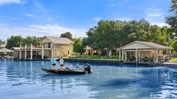 36 Beaver IS, Granite Shoals, TX 78654