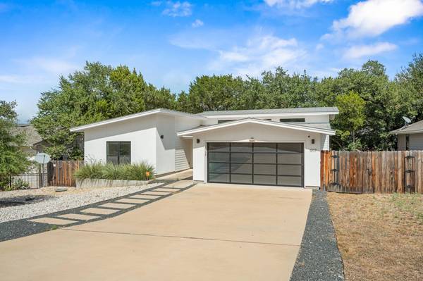 1917 Owens LN, Lago Vista, TX 78645