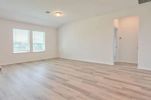 156 Sleep Hollow, Jarrell, TX 76537