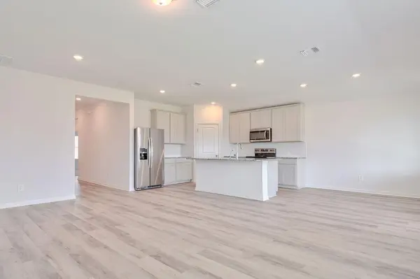 156 Sleep Hollow, Jarrell, TX 76537