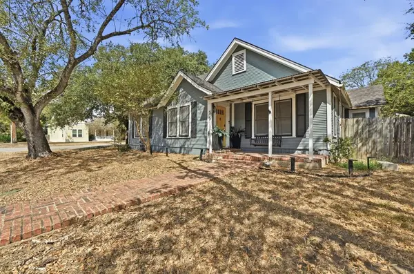 Address not disclosed, Luling, TX 78648