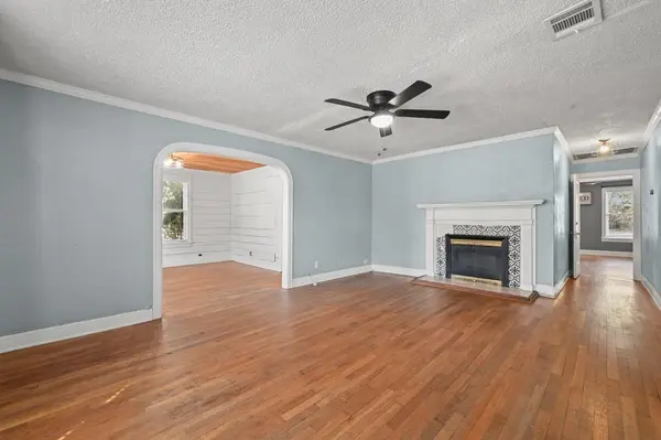 Address not disclosed, Luling, TX 78648
