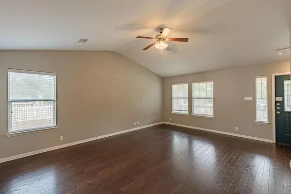 800 Gabriel Mills DR, Round Rock, TX 78664