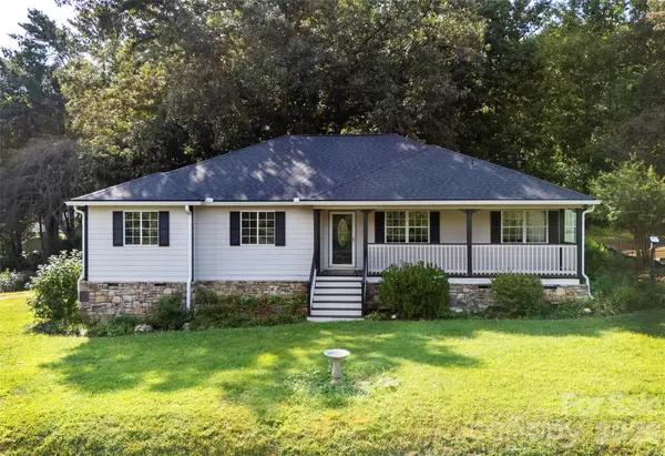 540 Old Haw Creek RD, Asheville, NC 28805