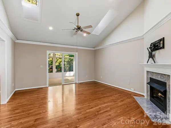 286 Charlestown DR, Hendersonville, NC 28792