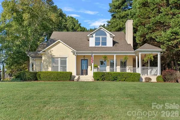 8049 Ravenwood LN, Stanley, NC 28164