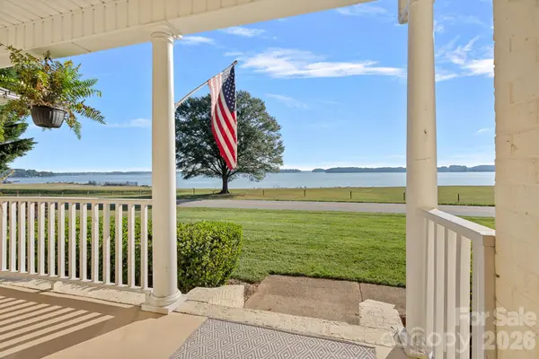 8049 Ravenwood LN, Stanley, NC 28164