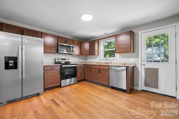934 Fairview DR SW, Lenoir, NC 28645