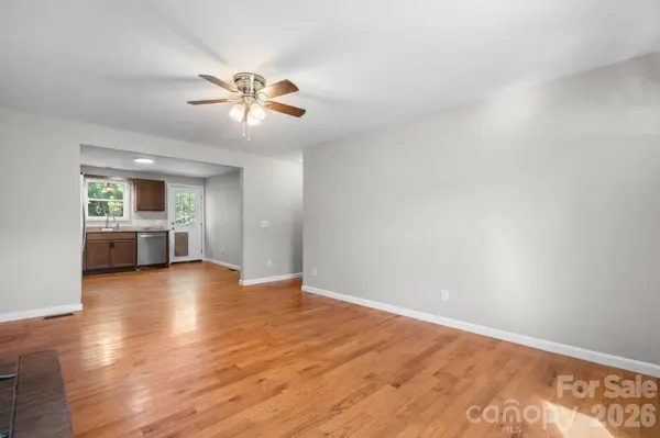 934 Fairview DR SW, Lenoir, NC 28645