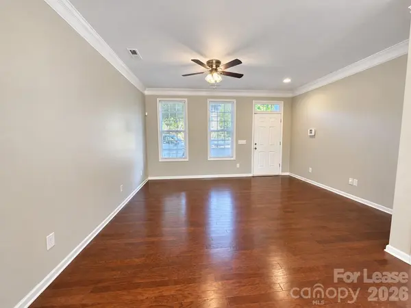 9511 Longstone LN, Charlotte, NC 28277