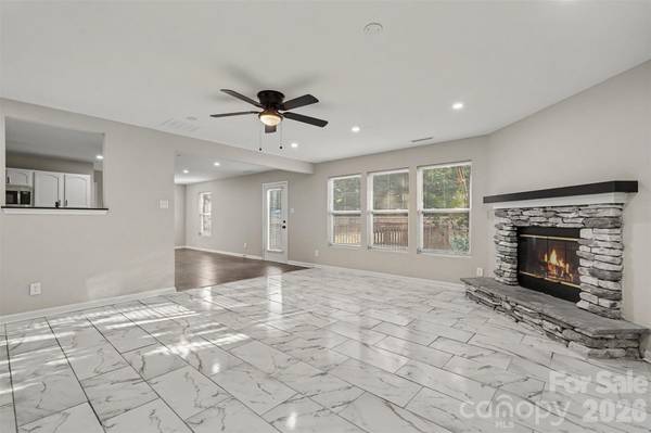 12937 Silvaire Farm RD, Charlotte, NC 28278