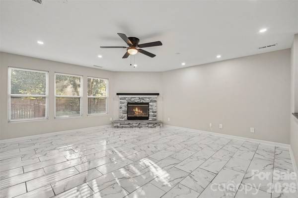 12937 Silvaire Farm RD, Charlotte, NC 28278