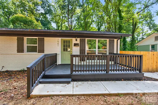1561 Westdale DR, Charlotte, NC 28208