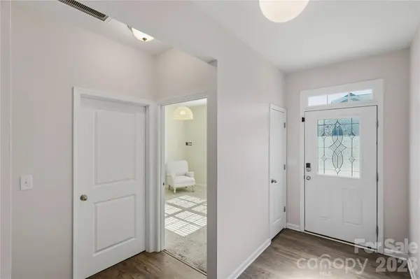 146 N Cromwell DR, Mooresville, NC 28115