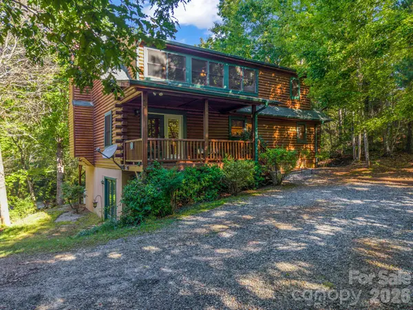 124 Starling LN, Lake Lure, NC 28746