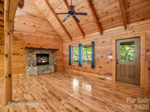124 Starling LN, Lake Lure, NC 28746