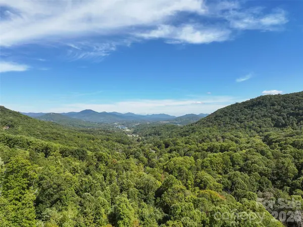 000 Mauney Cove RD, Waynesville, NC 28786