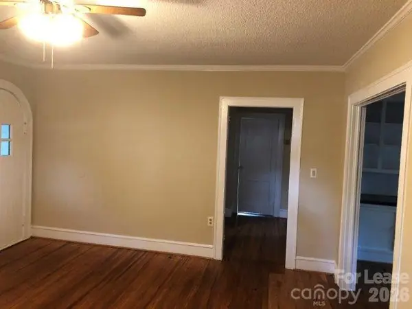 406 5th ST W, Gastonia, NC 28052