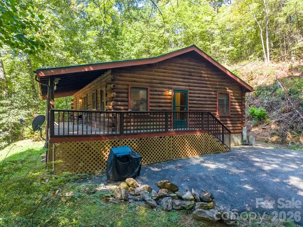 181 Seven Springs RD, Whittier, NC 28789