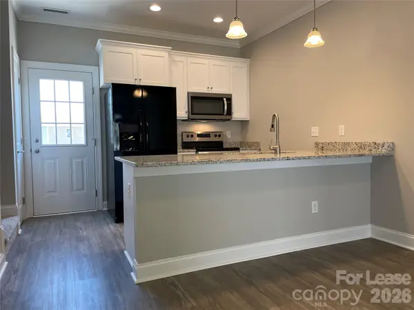 3927 Newhall DR NW, Hickory, NC 28601