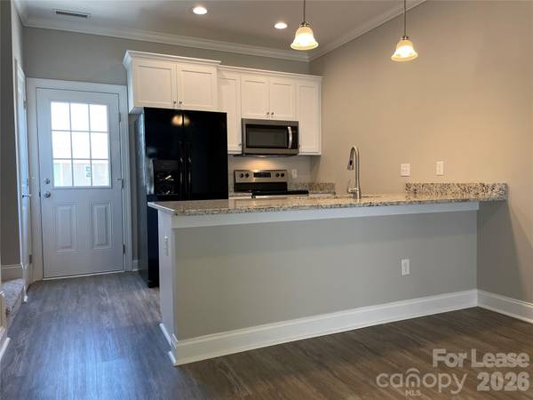 3927 Newhall DR NW, Hickory, NC 28601