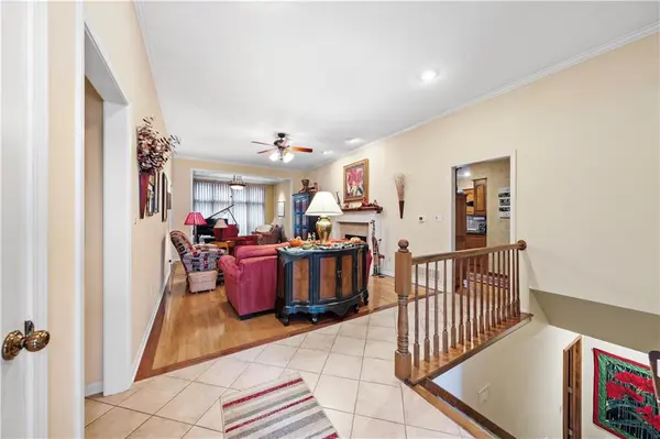 5253 W 121st ST, Overland Park, KS 66209