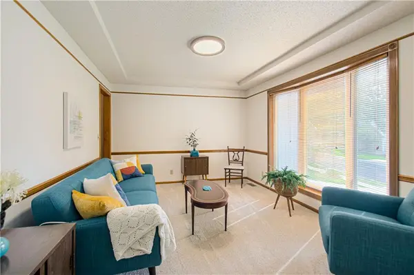 13636 W 75 PL, Lenexa, KS 66216