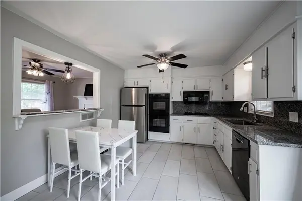 10708 E 25th TER, Independence, MO 64052