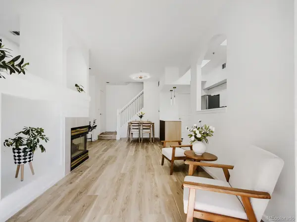 9468 E Florida #2044, Denver, CO 80247