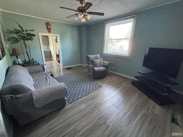 526 E Walnut ST, Greentown, IN 46936