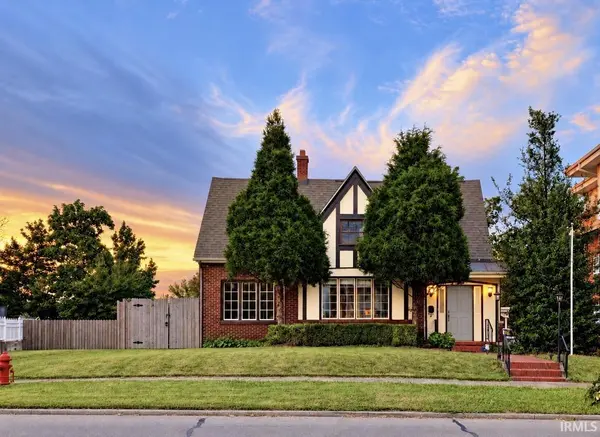315 W Locust ST, Boonville, IN 47601-1523