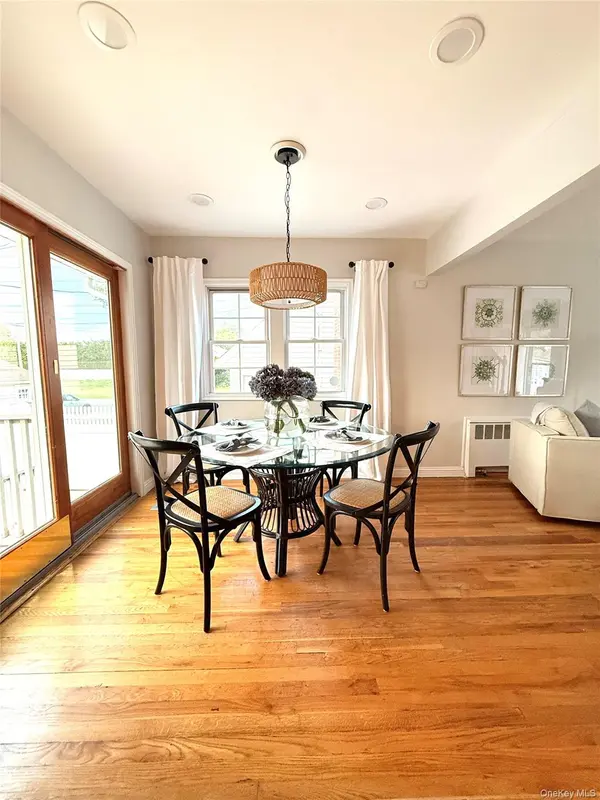 288 Arlington ST, Mineola, NY 11501