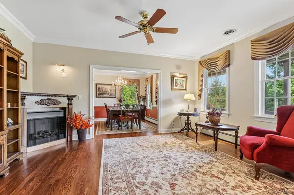 42 Somerset LN, Warwick, NY 10990
