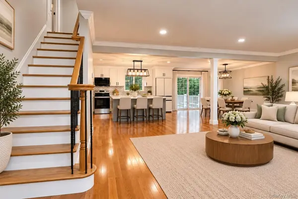 140 Seaman Neck RD, Dix Hills, NY 11746