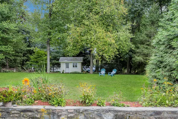 94 Overlook DR, Mahopac, NY 10541