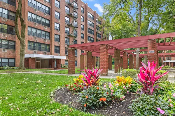 75-34 Bell BLVD #6H, Bayside, NY 11364