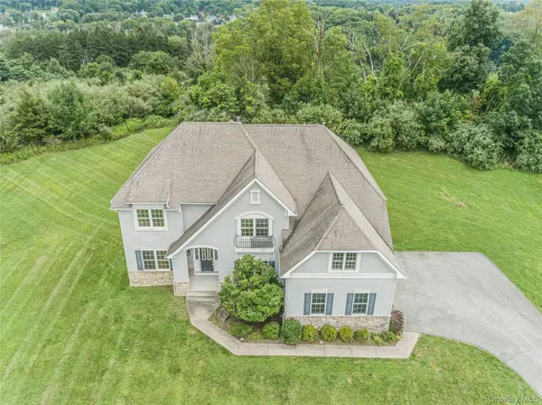 86 Victoria DR, Poughquag, NY 12570